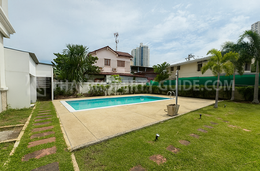 Apartment in Bangnatrad 